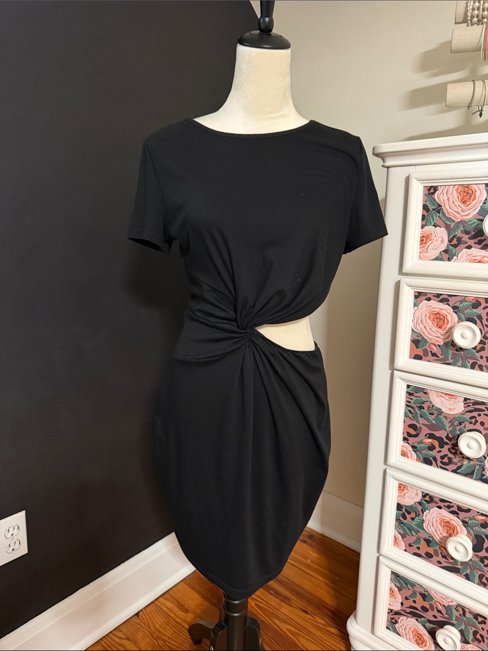 SHEIN Black Short-Sleeve Twist Cutout Mini Dress